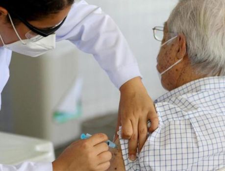 Nesta terça inicia vacina contra coronavírus para idosos de 87 e 88 anos