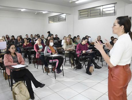 Cerca de 10 mil alunos retornam às aulas nas escolas de Umuarama