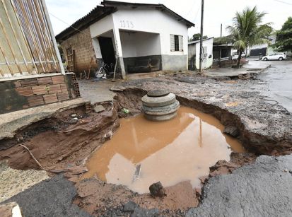 Chuvas voltam a deixar estragos em bairros de Umuarama!