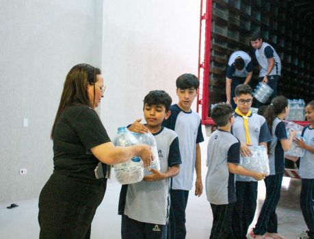 ESCOLA ADVENTISTA DE UMUARAMA ENVIA DOAÇÕES A CANOAS/RS