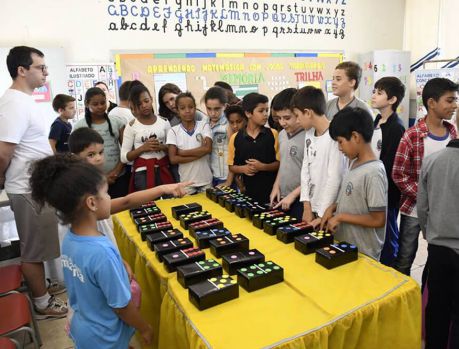 Estudantes de Umuarama expõem o mundo fantástico da Matemática   