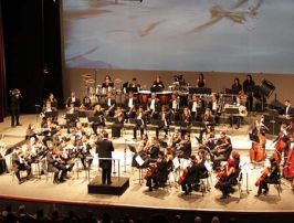 Grande orquestra no palco do Teatro Unipar! - Imagem 1