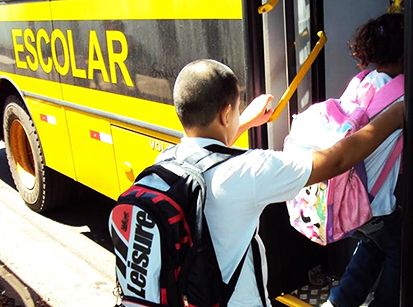 Motoristas de transporte escolar devem ser habilitados