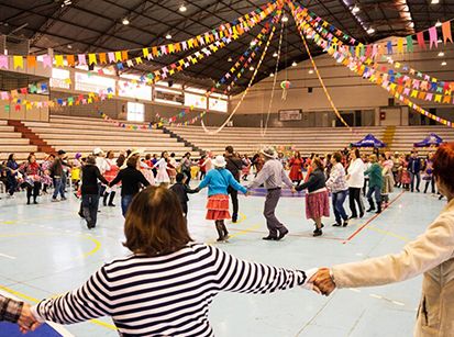 Uma animadíssima festa caipira à moda antiga em Umuarama