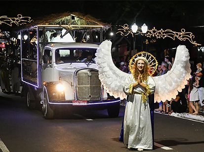 Dingou Béus! Umuarama já está em clima de Natal Encantado!