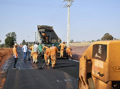 A 1ª estrada rural asfaltada pela Prefeitura da história de Umuarama!