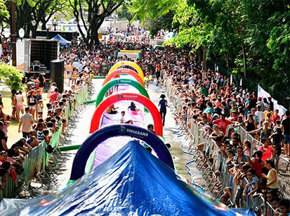 Toboágua na festa das crianças, sábado no Bosque Uirapuru