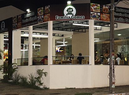 A Pizzaria Família Gomes informa que não atenderá durante 7 dias!