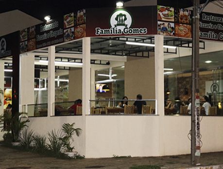 A Pizzaria Família Gomes informa que não atenderá durante 7 dias!