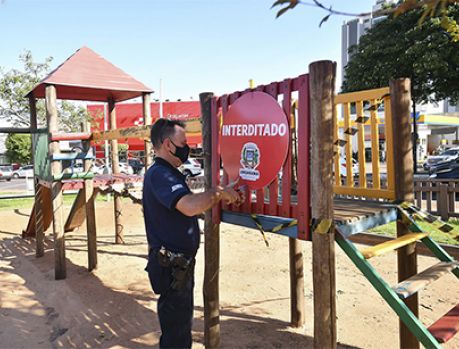 Praças e parques infantis de Umuarama estão interditados!   