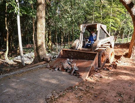 Bosque do Índio ganha uma nova pista de caminhadas