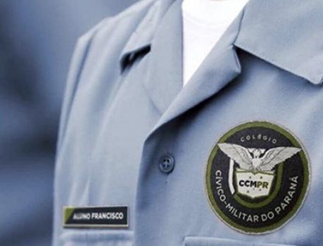 Este é o uniforme dos colégios cívico-militares no Paraná 