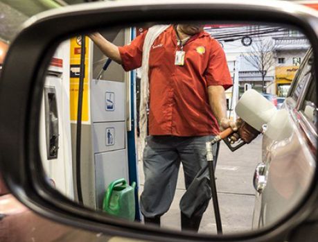 Preço da gasolina aumentou 2 vezes em janeiro. E vai continuar subindooo... 