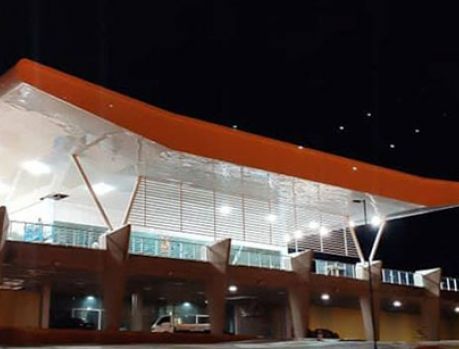 O novo terminal rodoviário de Umuarama totalmente iluminado! 