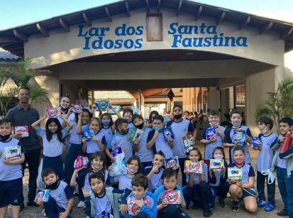 Escola Adventista visita o Lar Santa Faustina