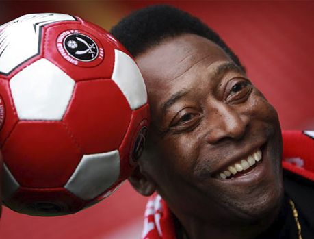Na infância, jogando bola de pano na rua, o Rei foi batizado de ‘Pelé’ 