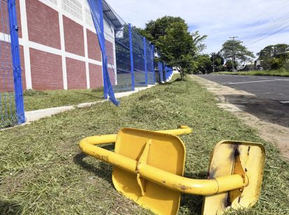 Umuarama está assim: Nem as escolas se salvam dos marginais!!! 