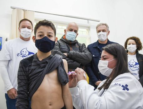 Dia D da vacinação no Paraná será 15 de abril 