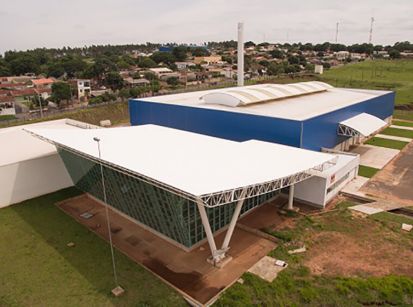 Primeiro, terminem a construção do Centro de Eventos! Depois falem em turismo...  