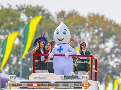 ZÉ GOTINHA FOI A GRANDE ATRAÇÃO DO DESFILE! 