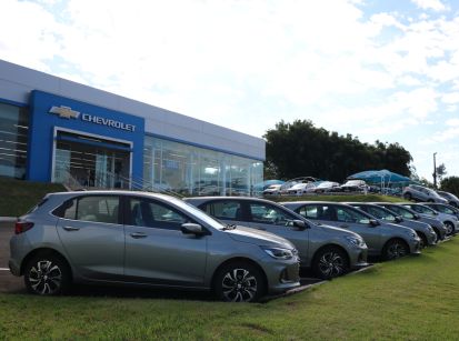 OUTLET UVEL: descontos de até R$ 27 mil em veículos a pronta entrega,  últimas unidades