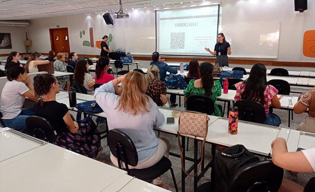 Alunos das escolas municipais de Umuarama terão aulas de Inglês