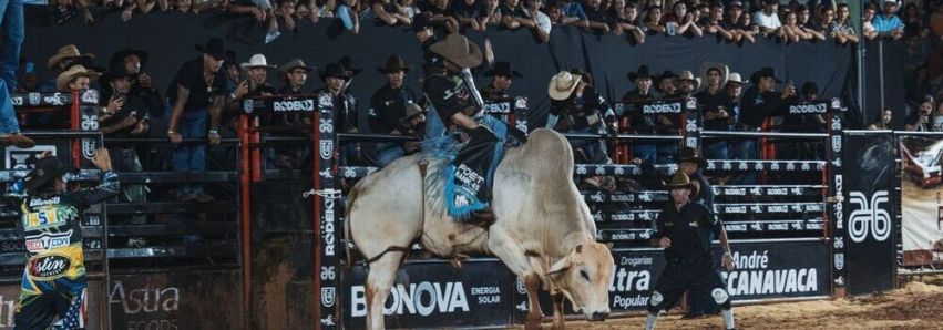 Domingo já tem rodeio na Expo Umuarama! Seguuuuuuura!!!