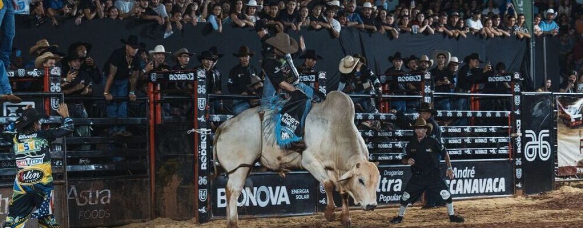 Domingo já tem rodeio na Expo Umuarama! Seguuuuuuura!!!