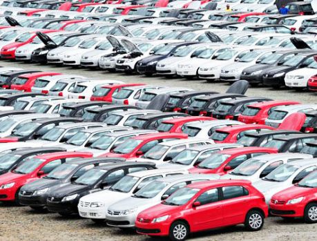 As vendas de carros continuam caindo...