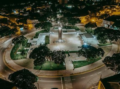 Obelisco da Amizade, o símbolo do encontro de amigos!
