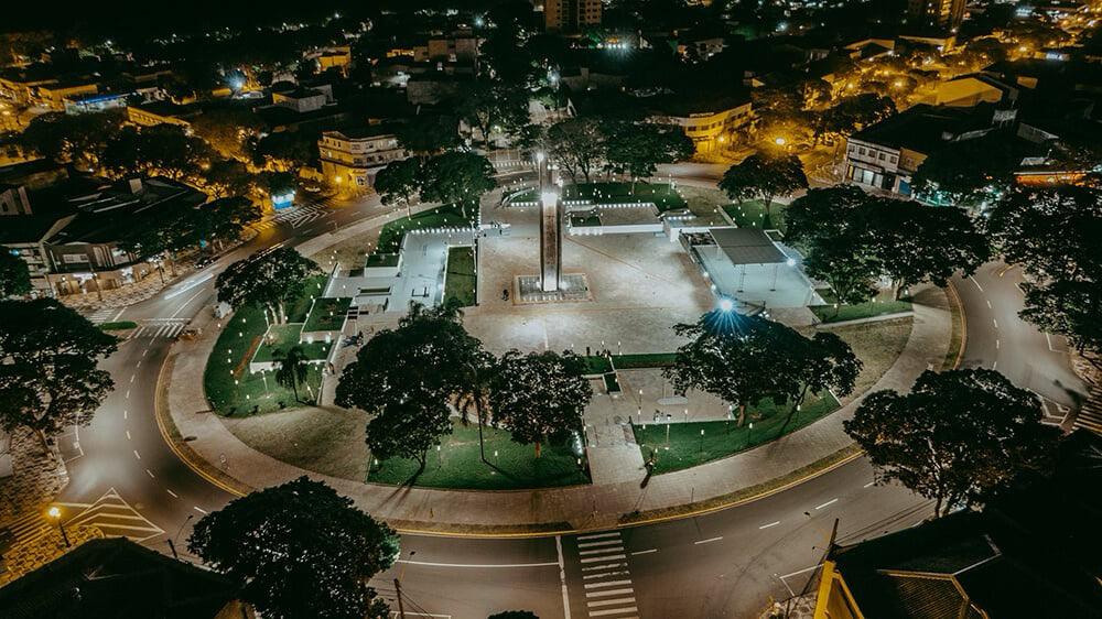 Obelisco da Amizade, o símbolo do encontro de amigos!