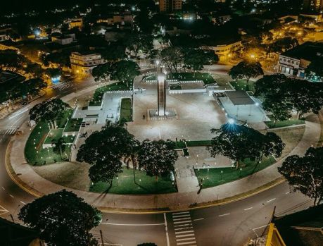 Obelisco da Amizade, o símbolo do encontro de amigos!