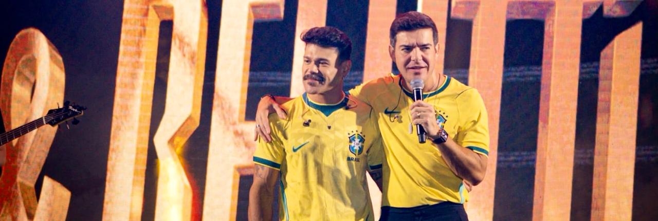 Hoje o tão esperado show de Marcos e Belutti na Praça Santos Dumont!