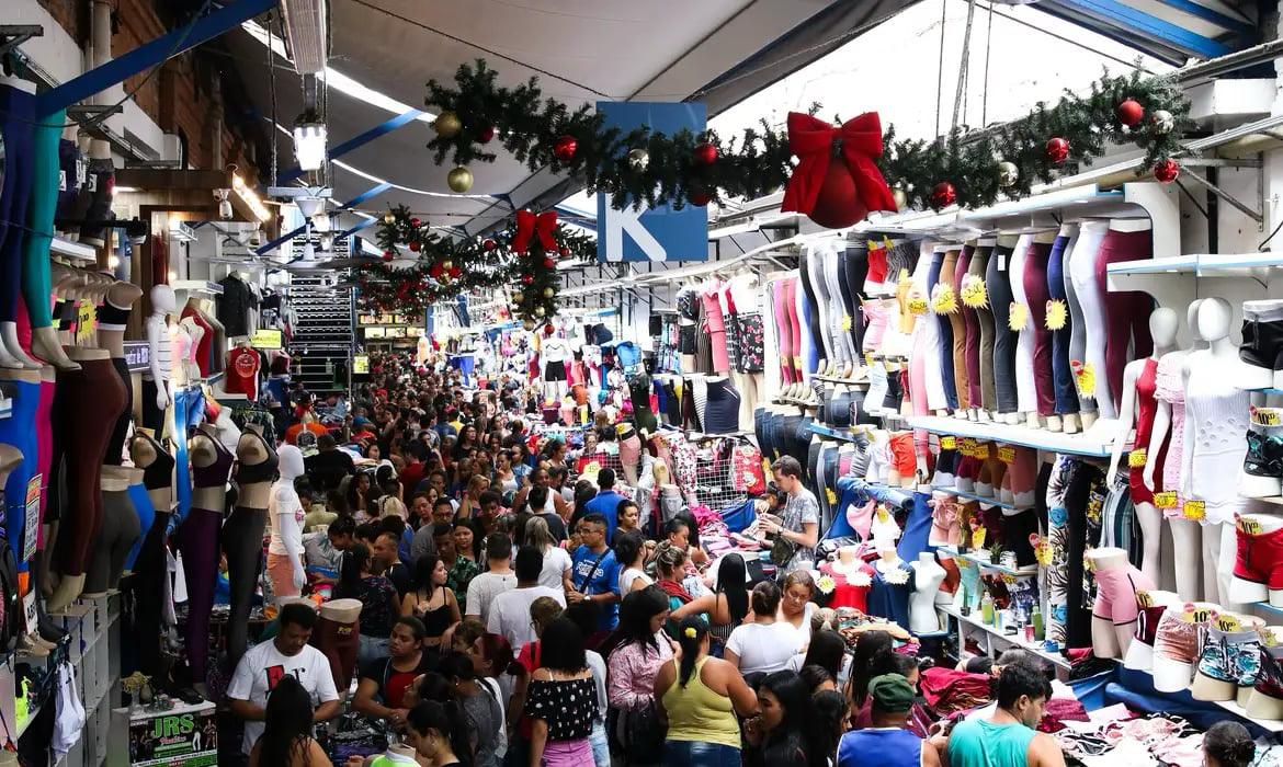 Novidades para quem trabalha em domingos e feriados no comércio
