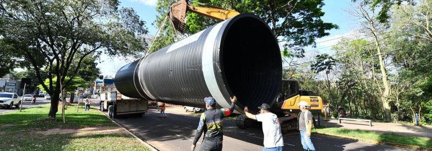 Obras de drenagem pluvial no centro de Umuarama seguem em ritmo intenso!