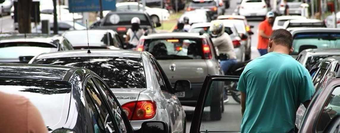 Mais de 100 mil carros circulam todos os dias pelas ruas de Umuarama!
