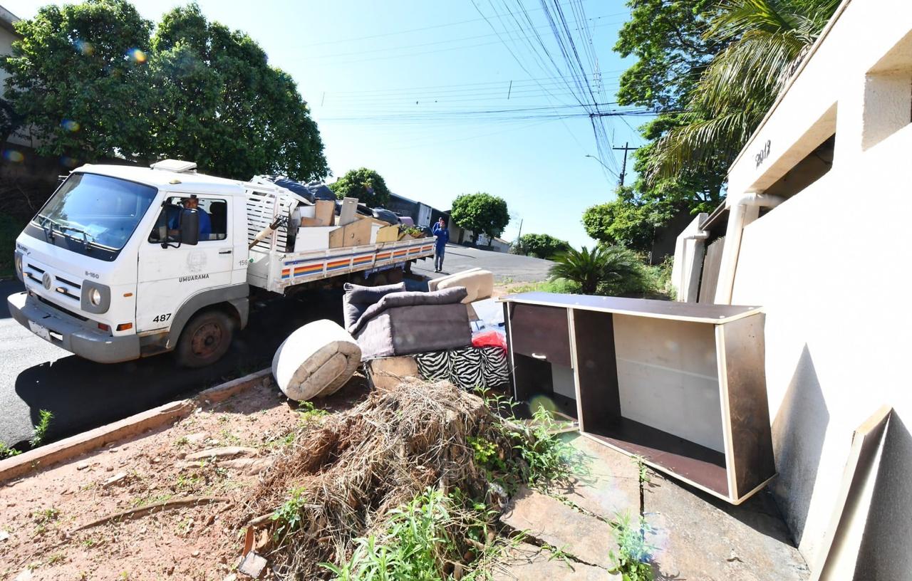 Mais de 1 mil toneladas de lixo e materiais inservíveis já foram recolhidos!!!