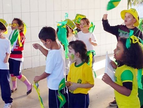 Escolas poderão dispensar alunos nos turnos dos jogos do Brasil